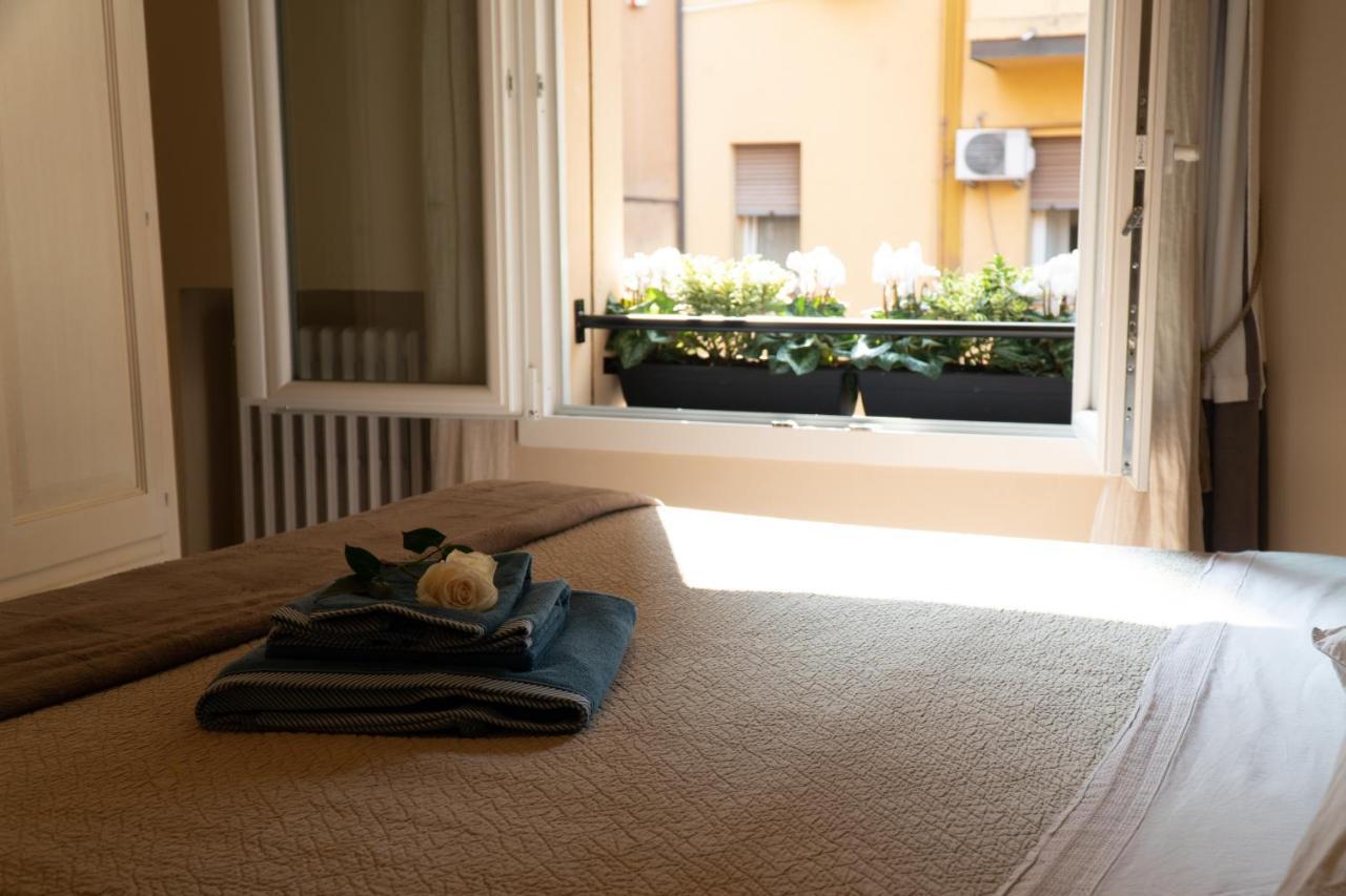 Beauty Intimate, Quiet And Bologna